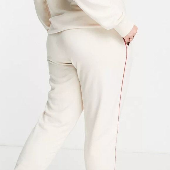 Adidas Originals 'Retro Luxury' Sweatpants in off white PLUS - Picture 4 of 5